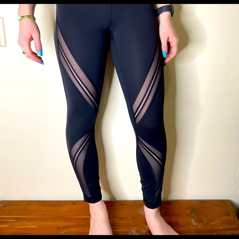LuluLemon Leggings - Black WUNDER NDER Size: 2 #wunderunder #blackleggings #lulu